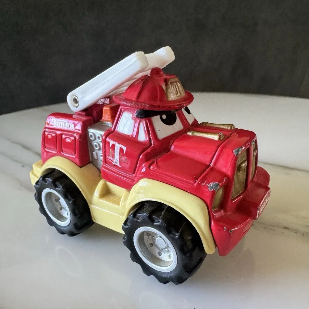 Tonka~Red & Yellow Fire Truck Toy Engine Chuck Car Die-Cast Vintage